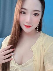 卓越世纪中心的熟女