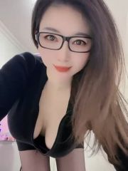 风骚大眼镜御姐兼职