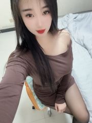征服压迫感很强的大长腿小娅