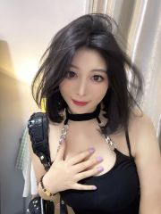 21岁小妹妹乖巧听话姿势很配合