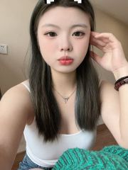 微胖妹妹奶子大不下垂皮肤光滑