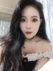 白嫩微胖小妹